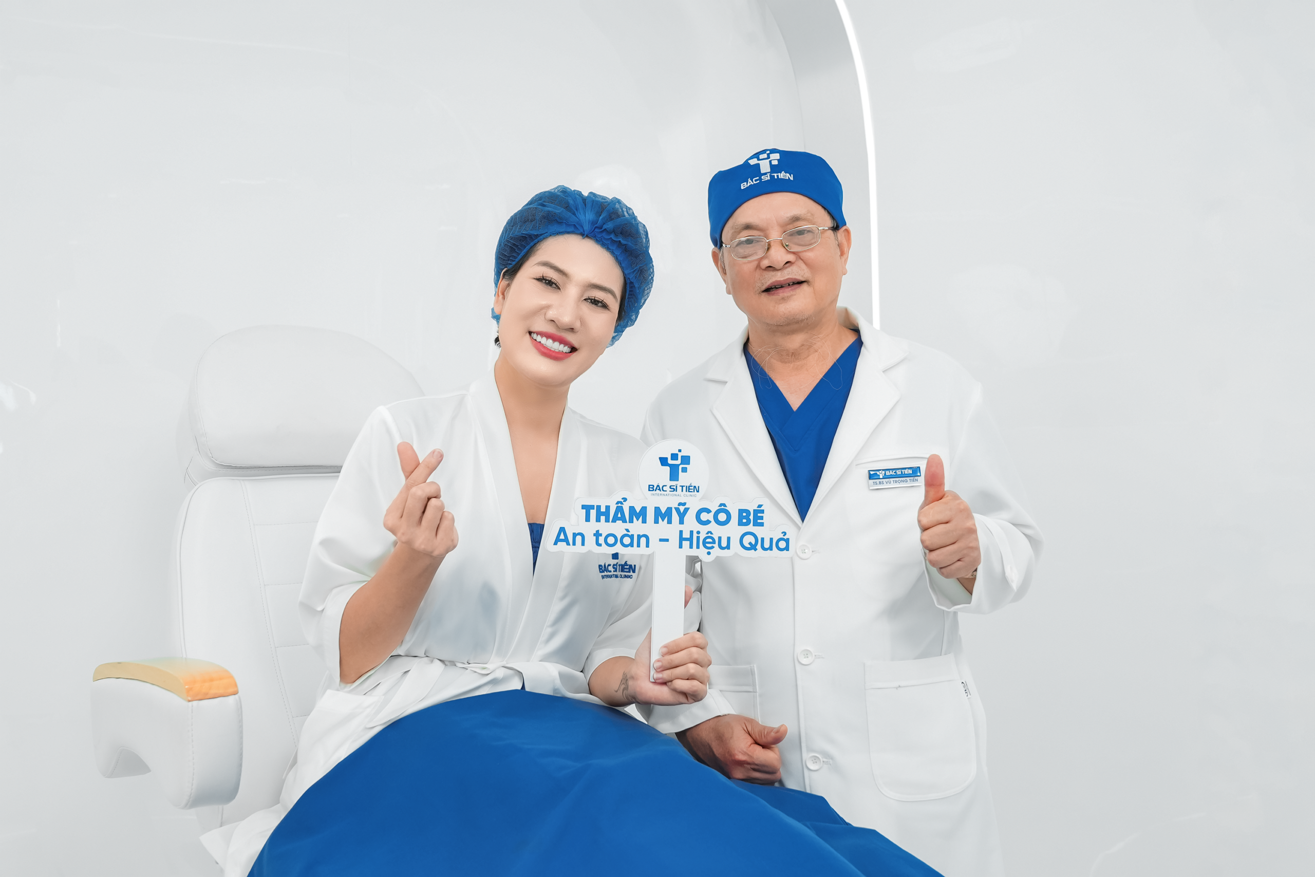 Bác sĩ Vũ Trọng Tiến tại phòng khám