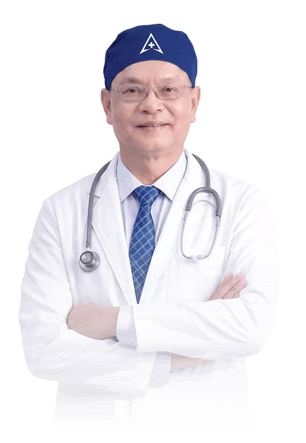 TS.BS Vũ Trọng Tiến trong trang phục chuyên môn