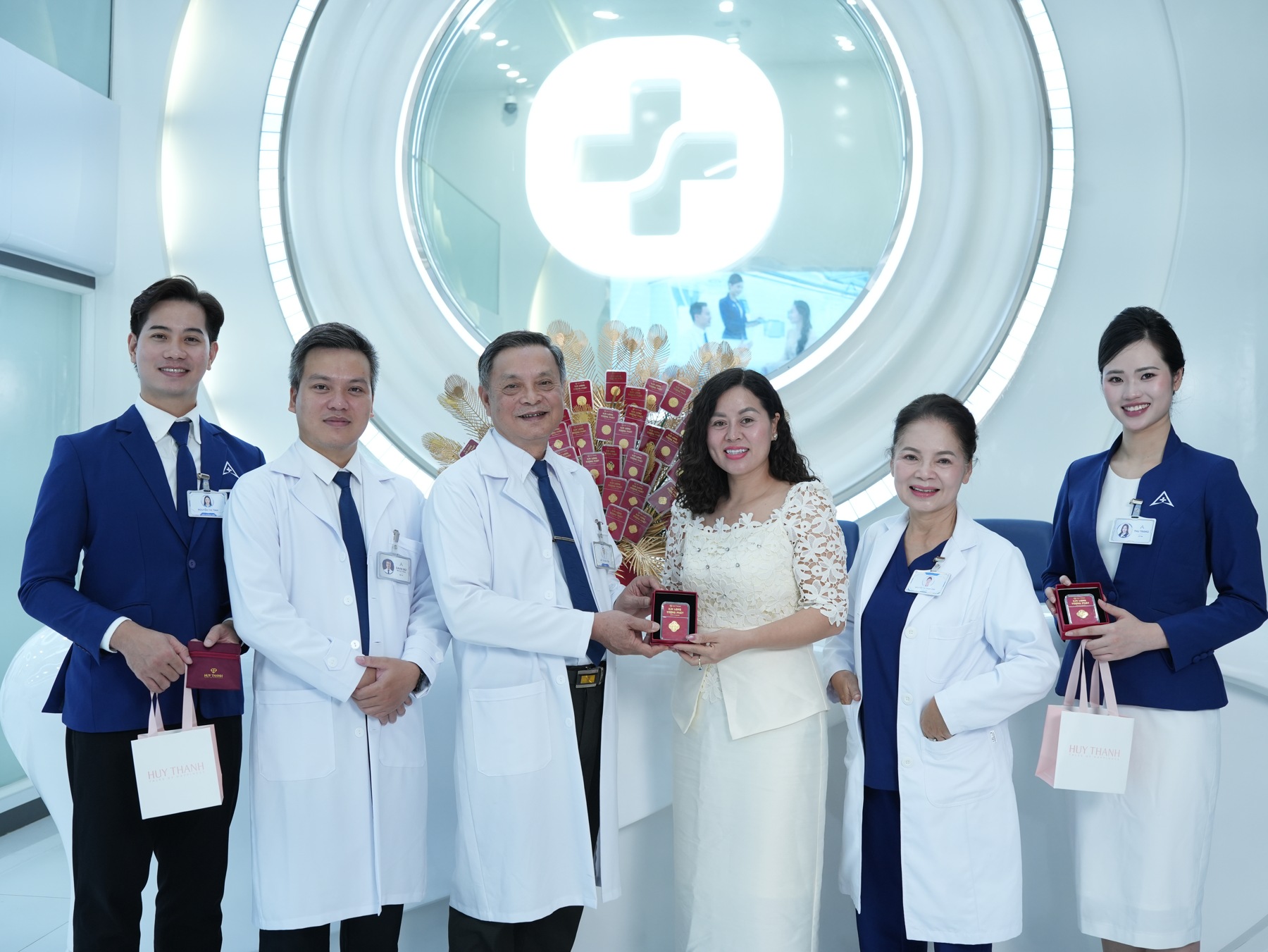 Ảnh chụp thực từ tư liệu phòng khám Dr. Tiến
