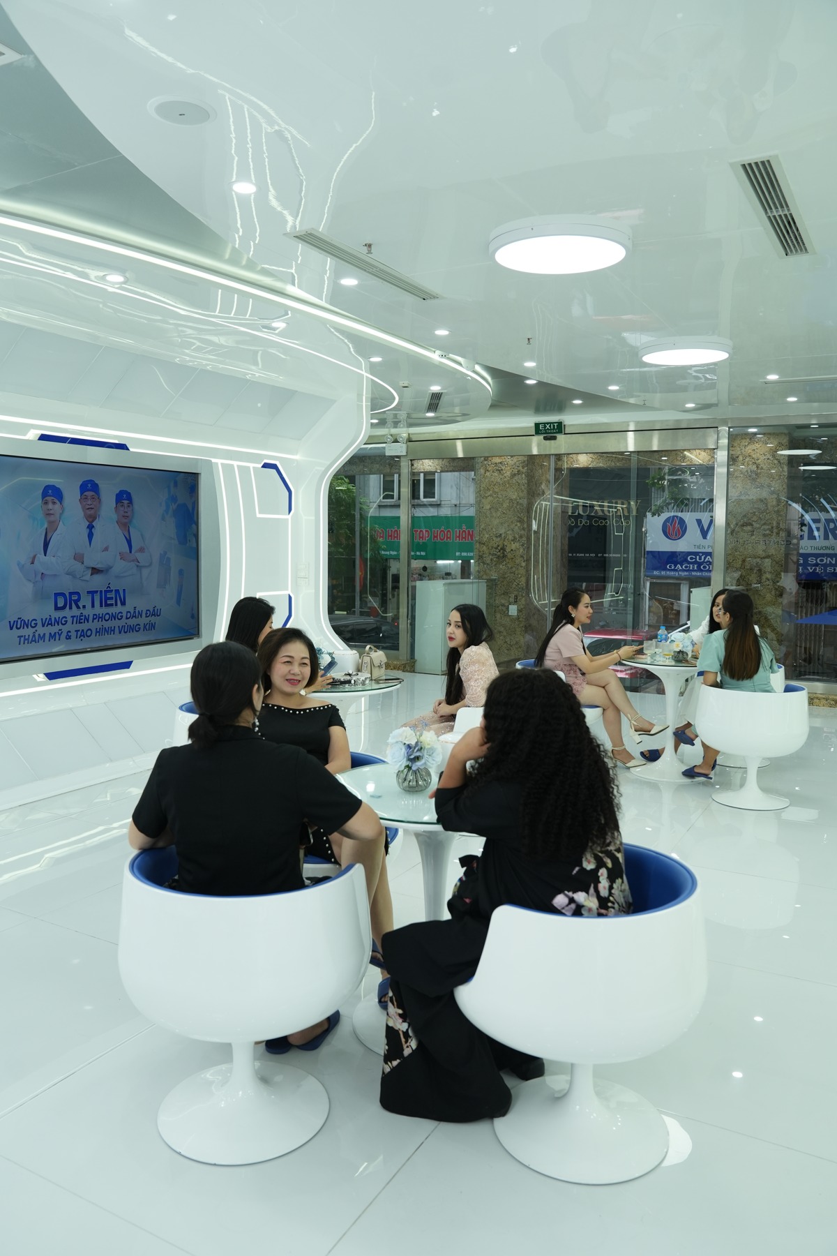 Không gian và hoạt động thực tế tại phòng khám